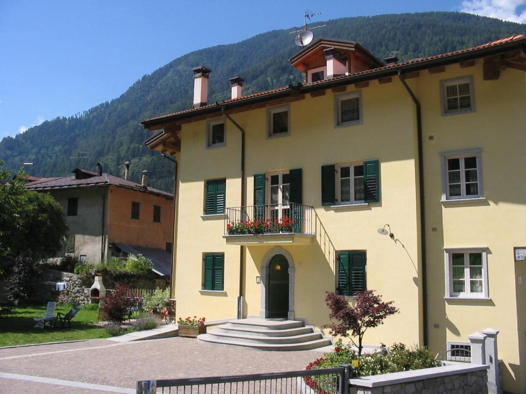 Aparthotel Casa Tomaselli Pellizzano Exterior foto