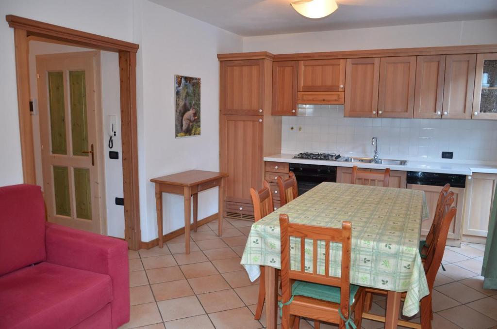 Aparthotel Casa Tomaselli Pellizzano Habitación foto